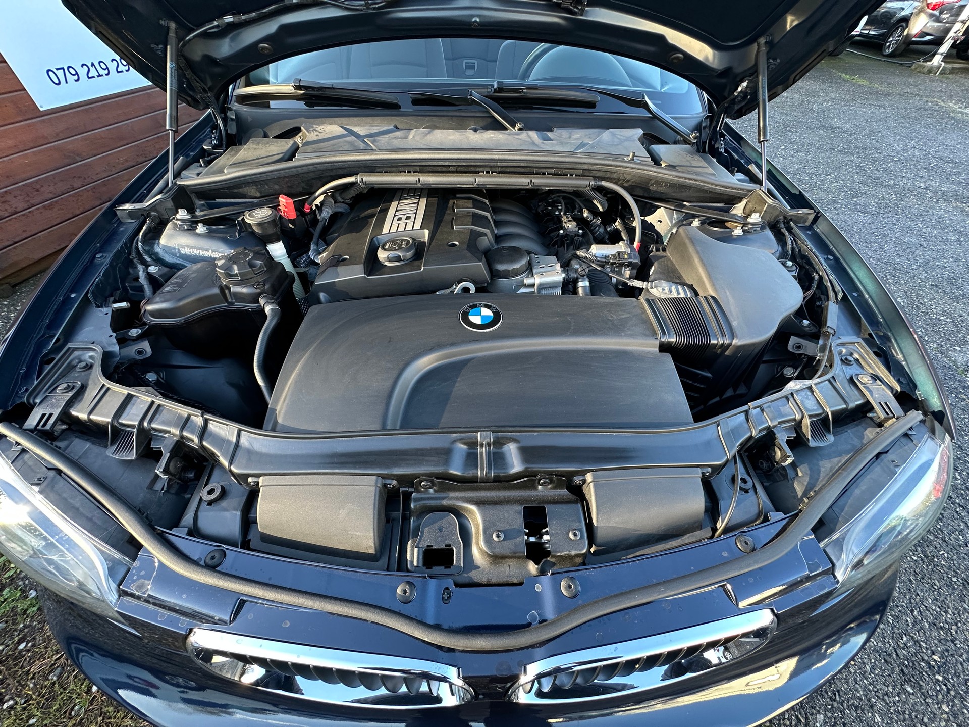 BMW 118i Cabrio-image-30