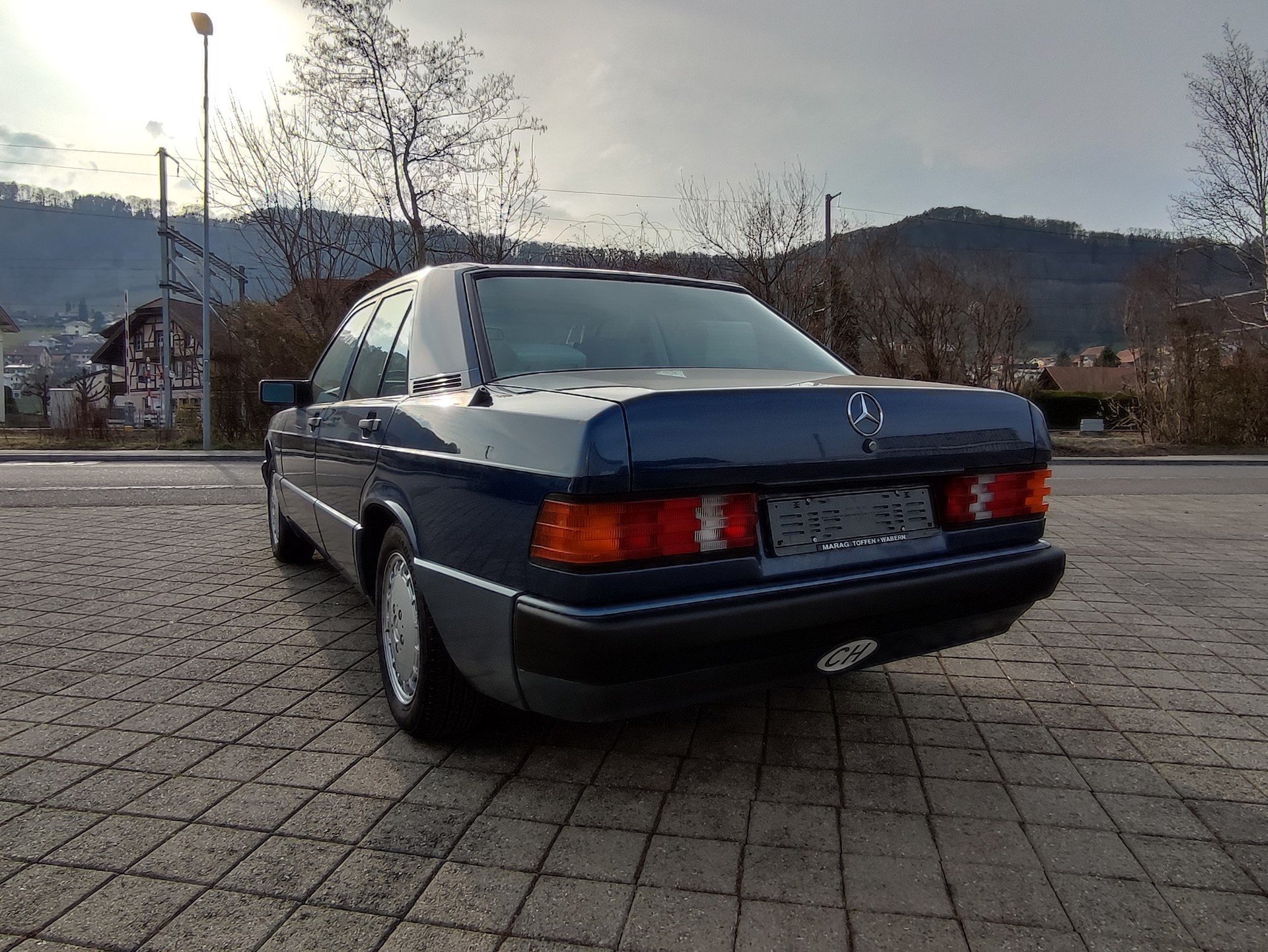 MERCEDES-BENZ 190 E 2.6-image-6