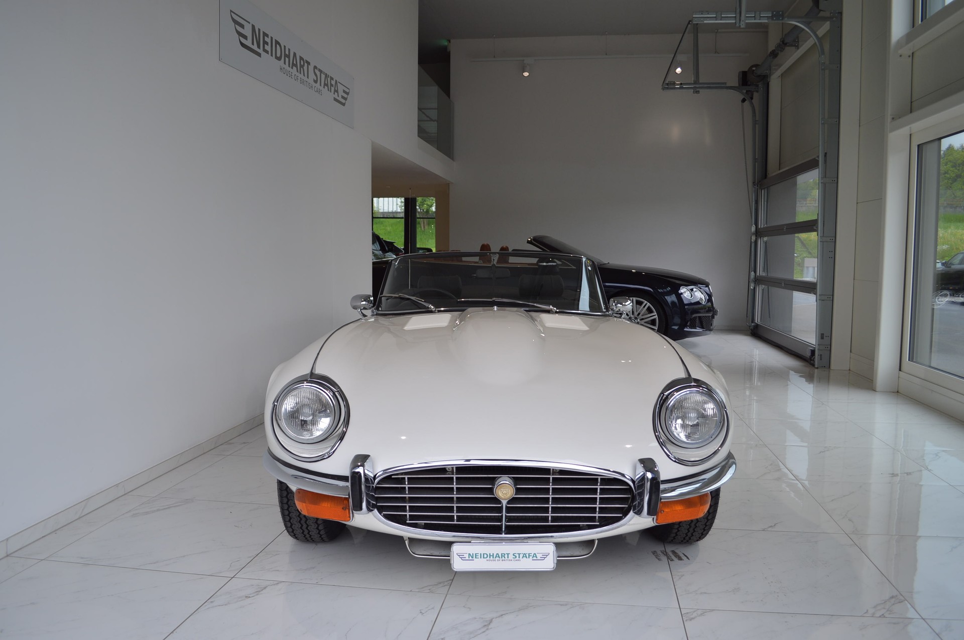 JAGUAR E V12 Cabrio-image-3