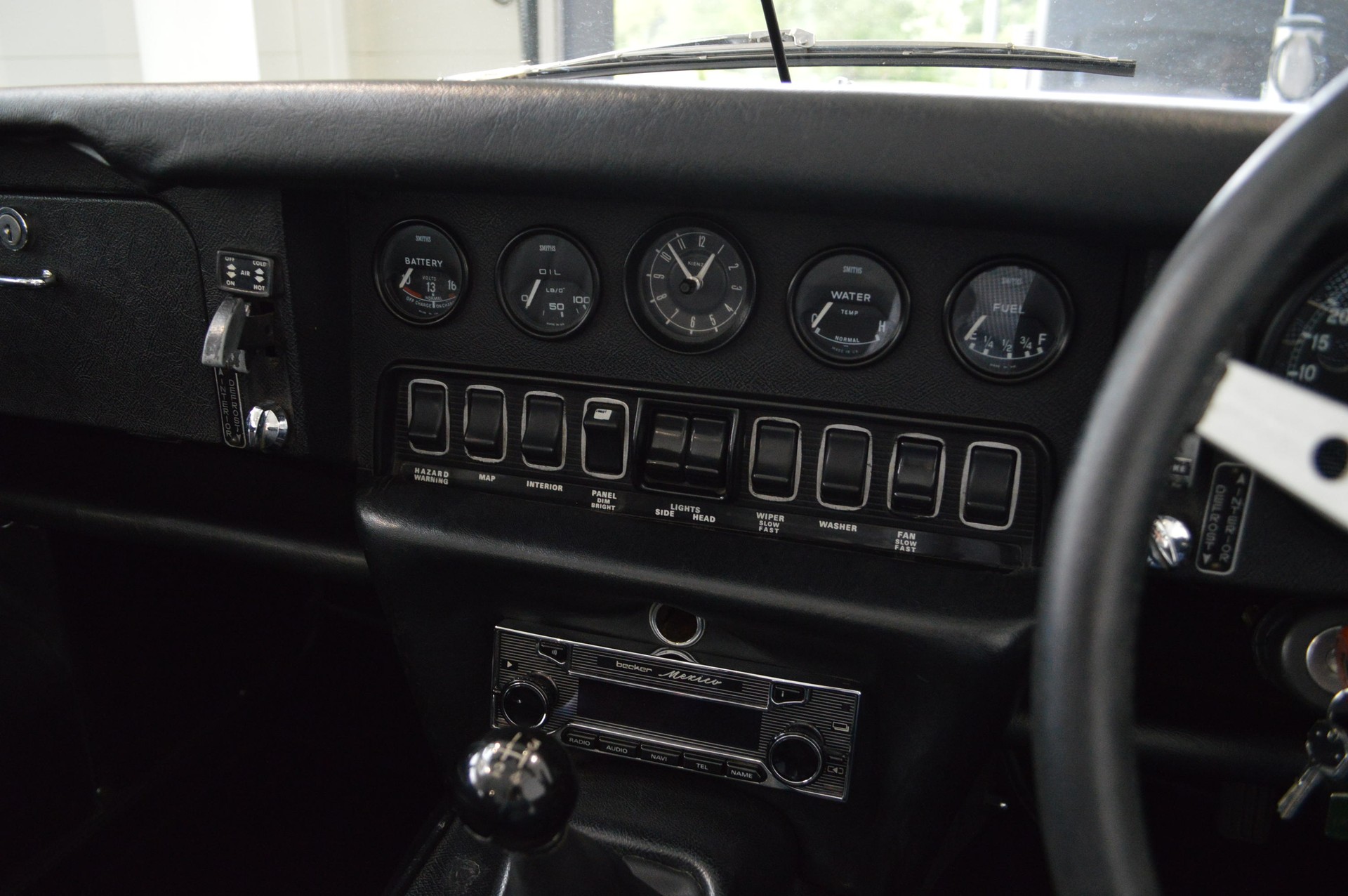 JAGUAR E V12 Cabrio-image-10