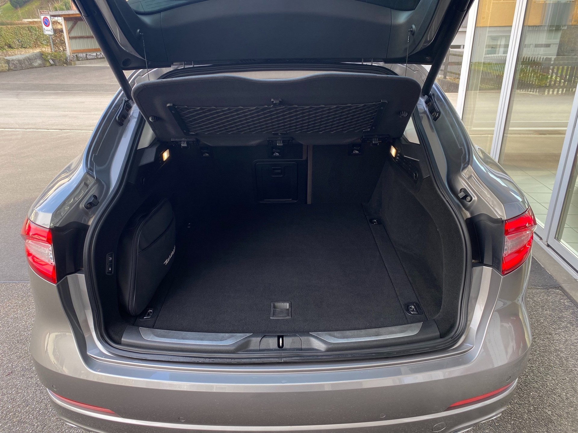 MASERATI Levante D 3.0 V6 Automatica-image-12