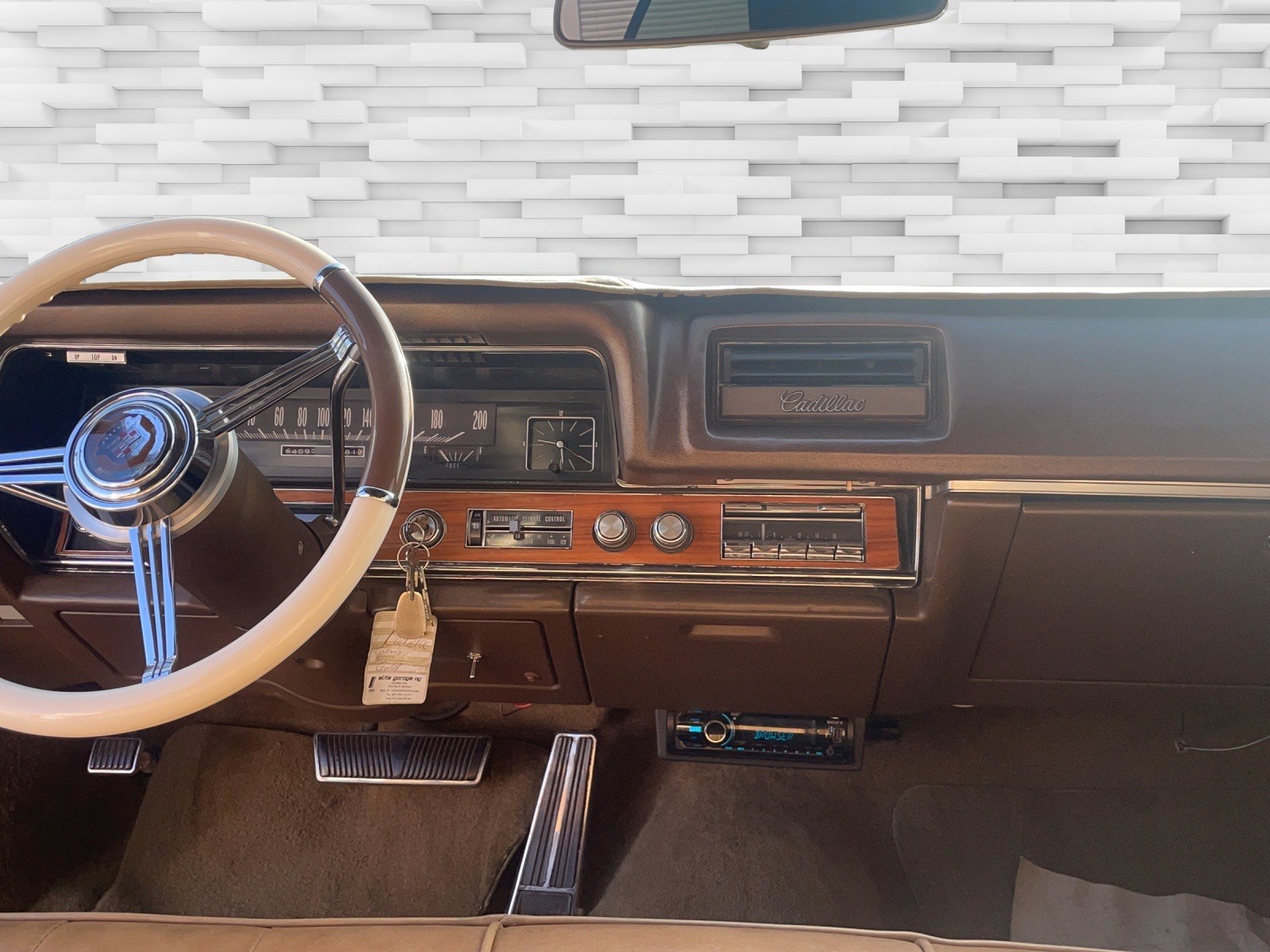 CADILLAC DEVILLE Convertible-image-11