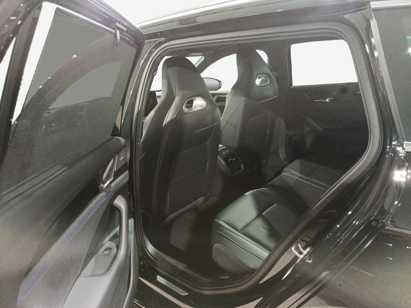 VW Passat Variant 1.5 TSI evo2 Plug-In- Hybrid R-Line DSG-image-13