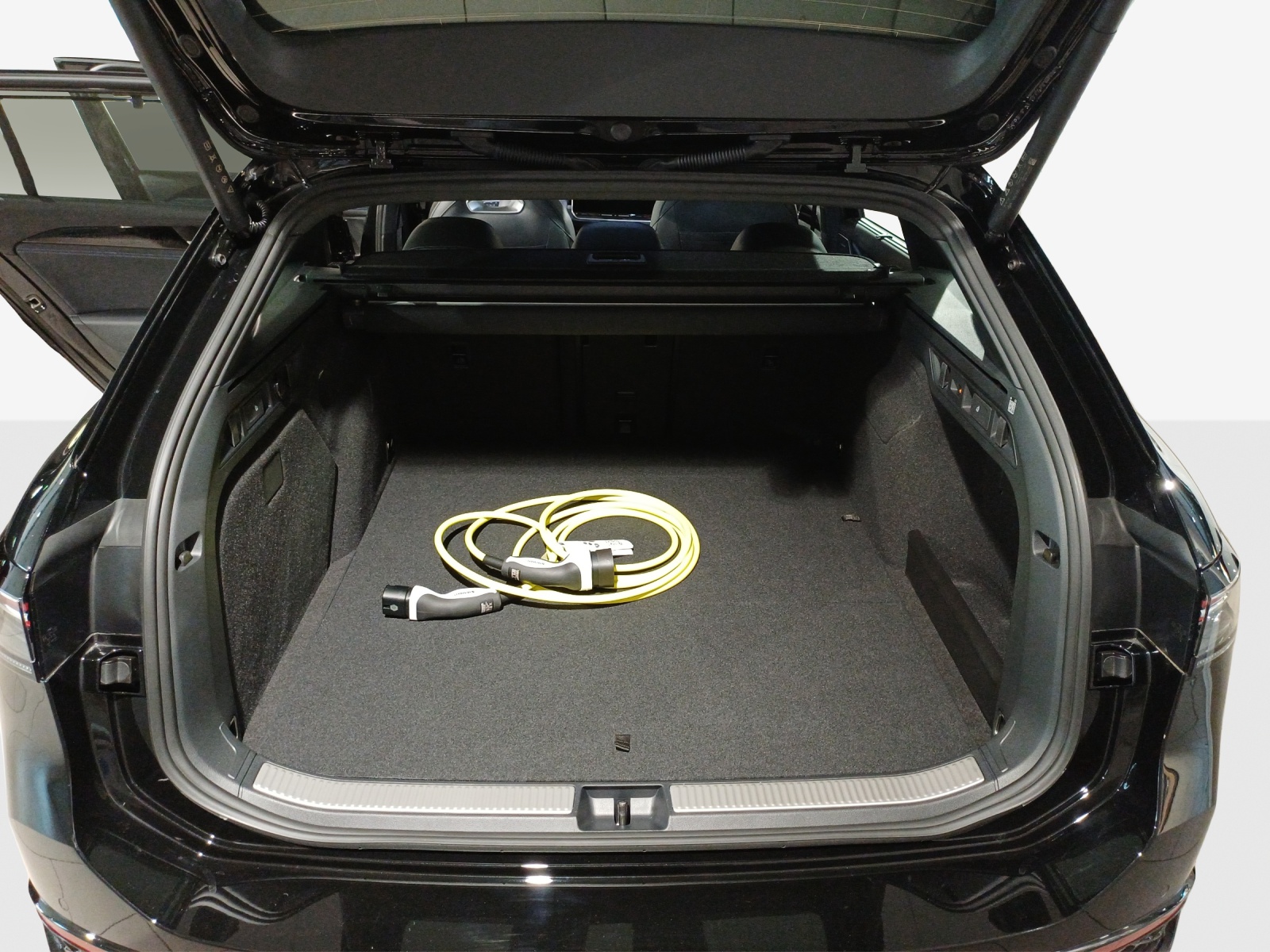VW Passat Variant 1.5 TSI evo2 Plug-In- Hybrid R-Line DSG-image-11