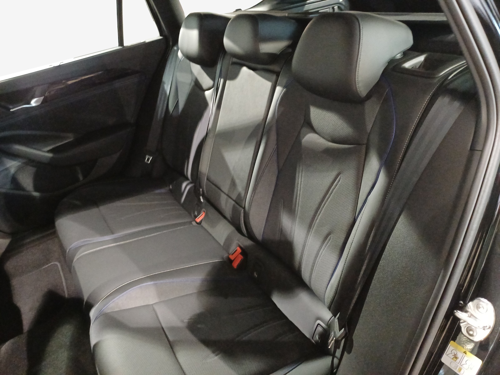 VW Passat Variant 1.5 TSI evo2 Plug-In- Hybrid R-Line DSG-image-10