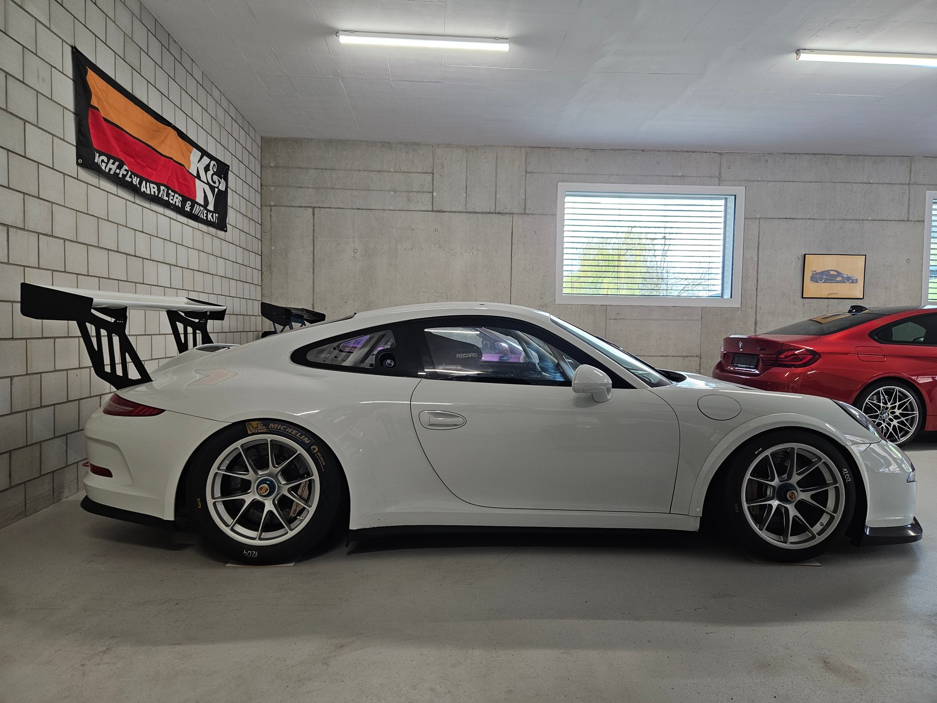PORSCHE 911 GT3 Cup-showroom-element-2