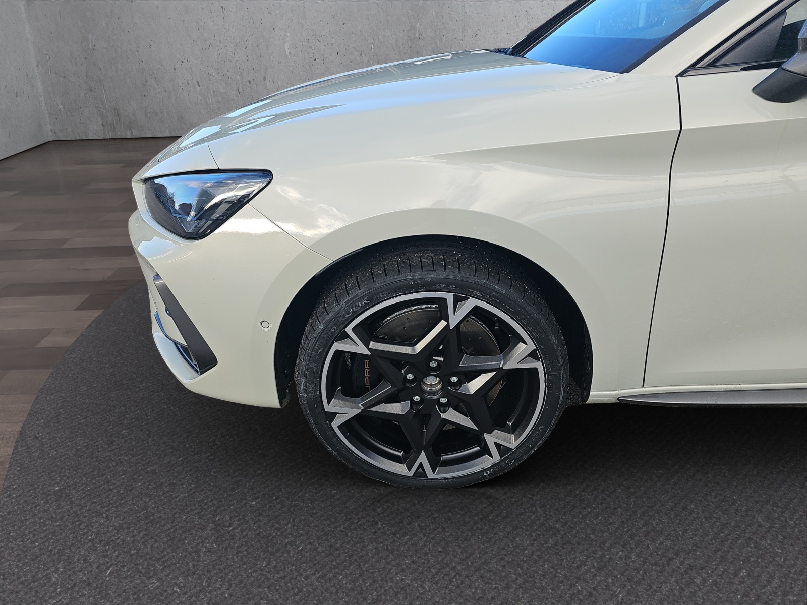 CUPRA LEON 2.0 TSI VZ DSG-image-13