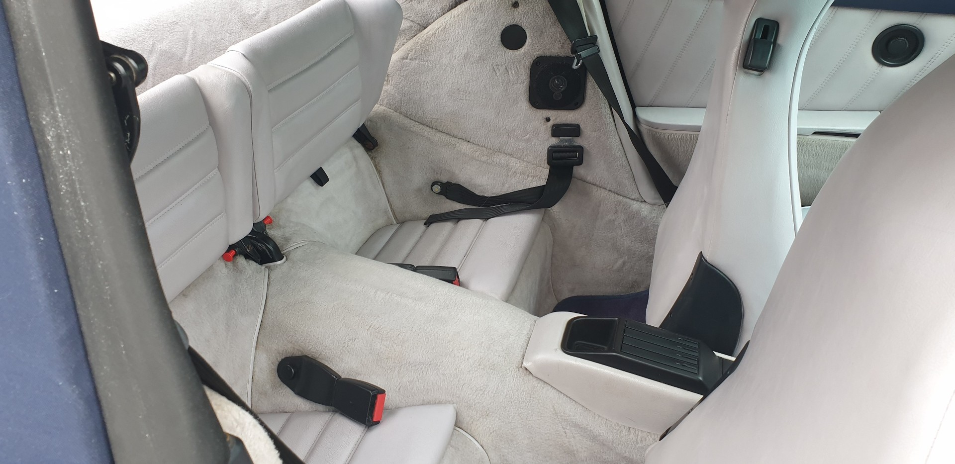 PORSCHE 911 Carrera 2 Cabrio-image-4