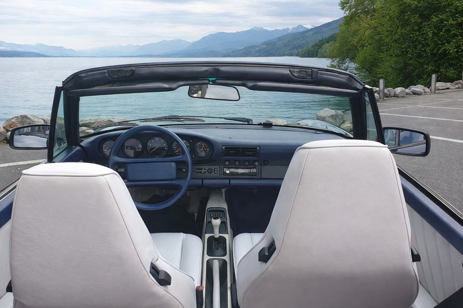 PORSCHE 911 Carrera 2 Cabrio-image-3