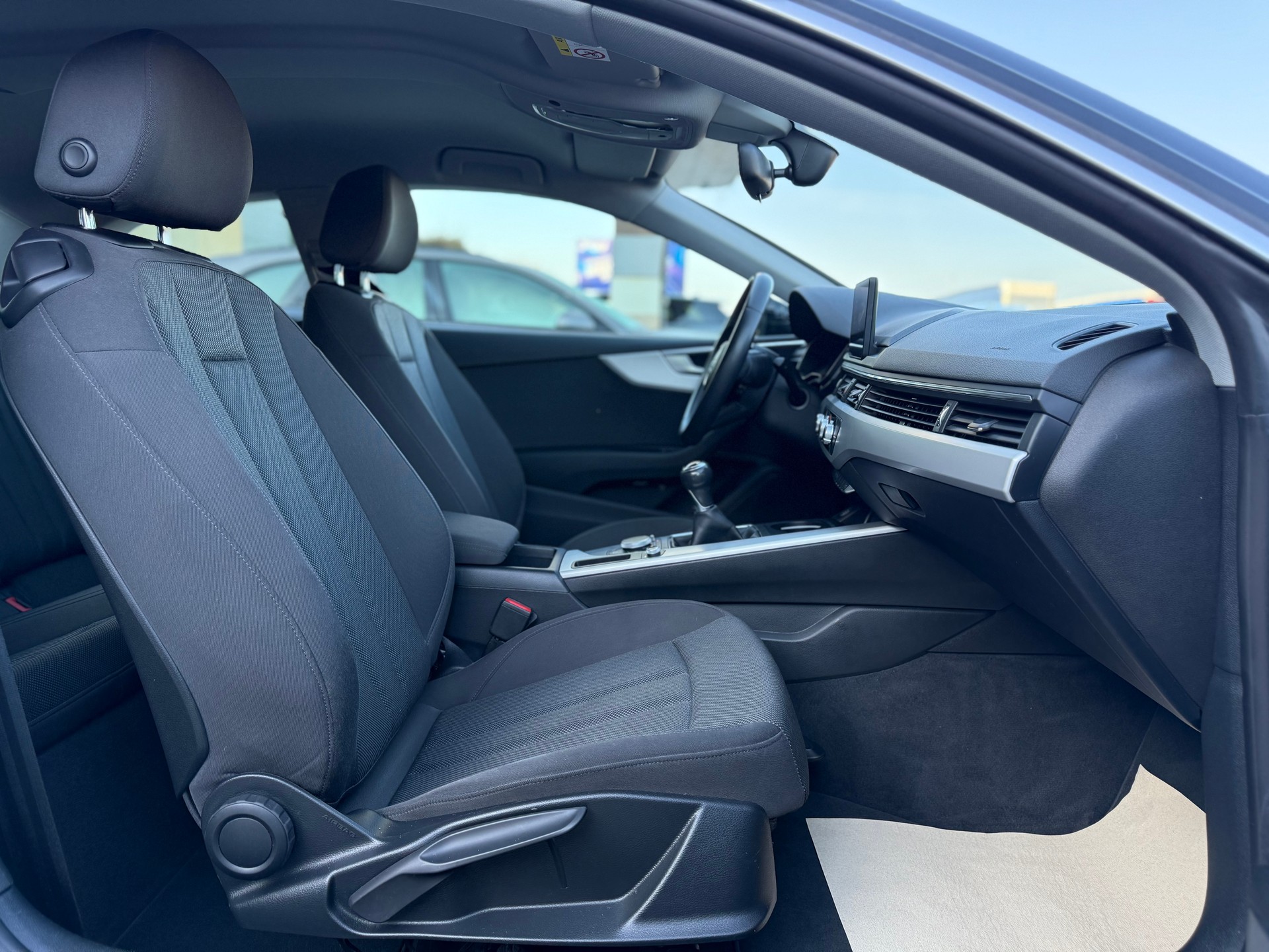 AUDI A5 Coupé 40 TFSI-image-11