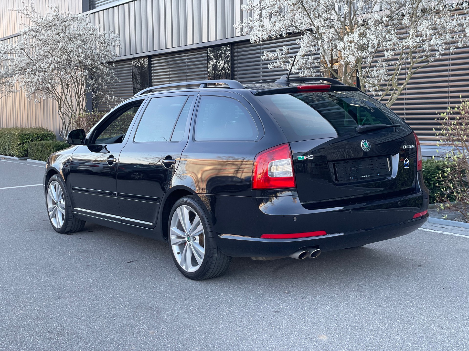 SKODA Octavia Combi 2.0 TDI RS-image-5