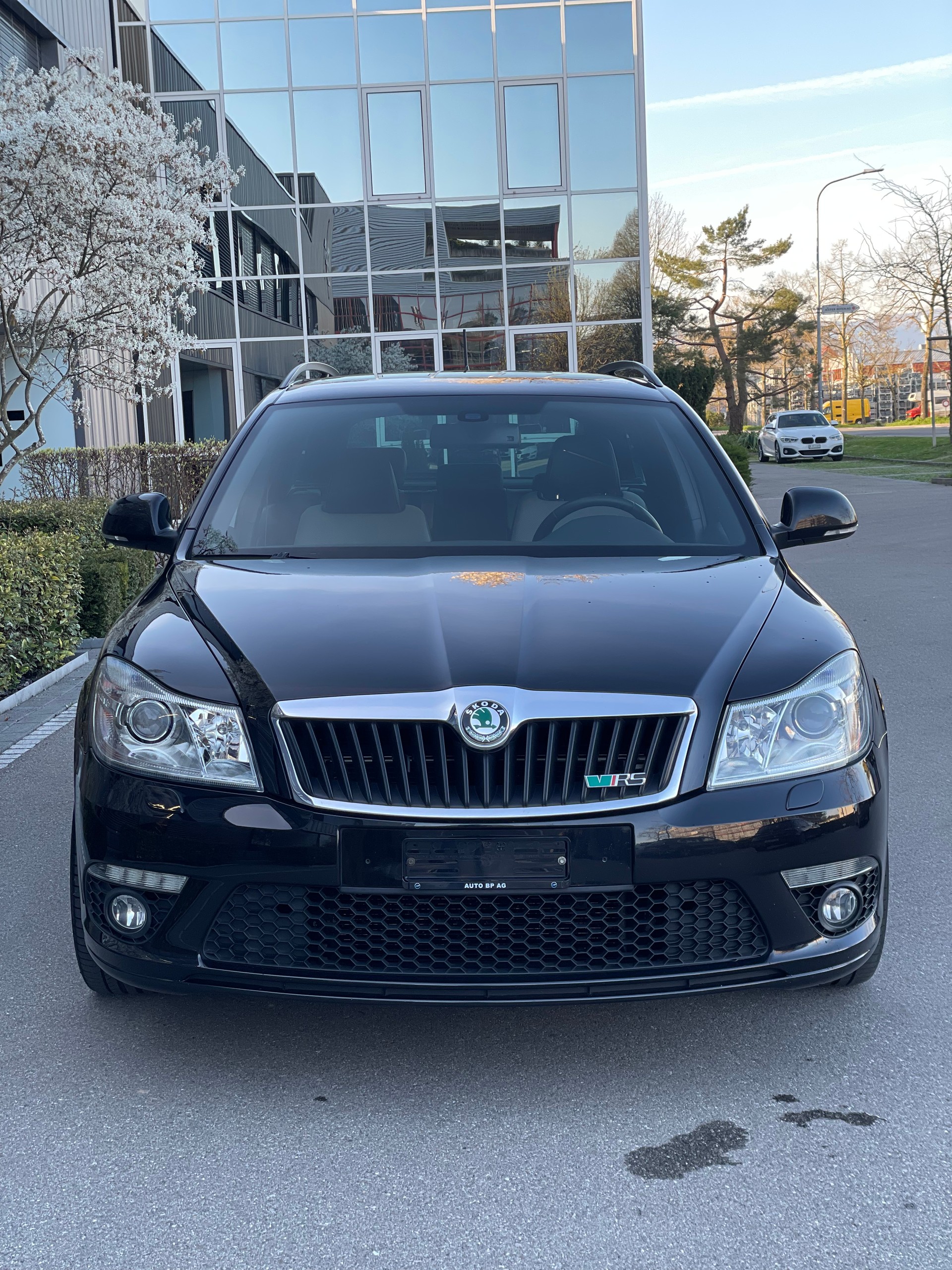 SKODA Octavia Combi 2.0 TDI RS-image-2