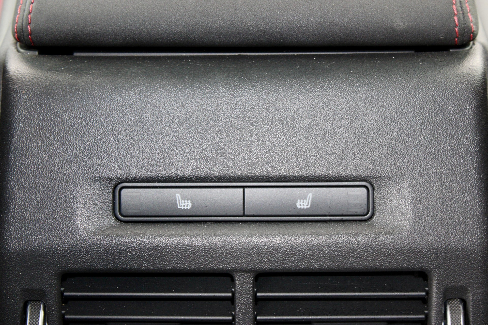 LAND ROVER Discovery Sport R Dyn D240 2.0D SD4 MHEV HSE AT9-image-9