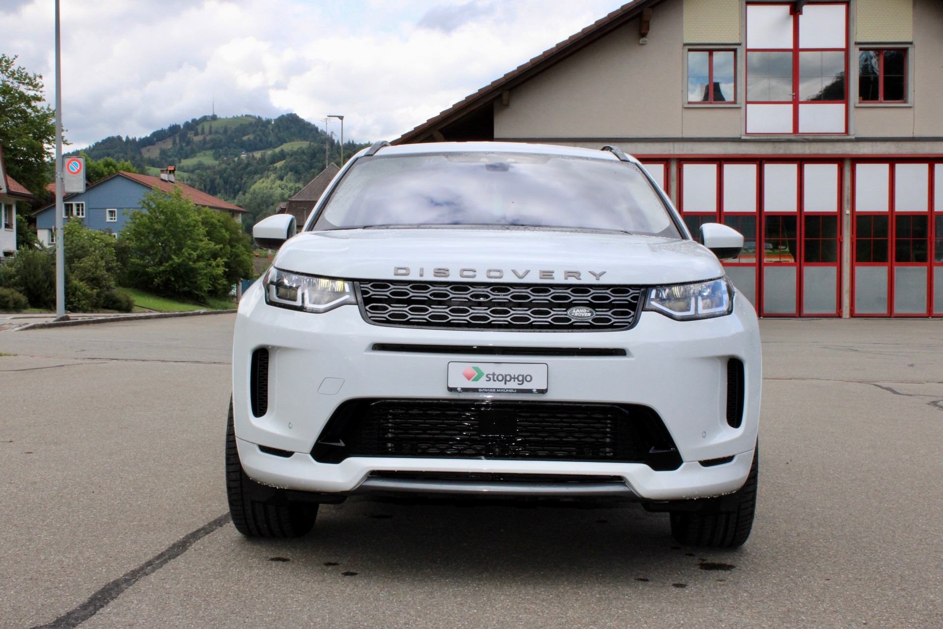 LAND ROVER Discovery Sport R Dyn D240 2.0D SD4 MHEV HSE AT9-image-1