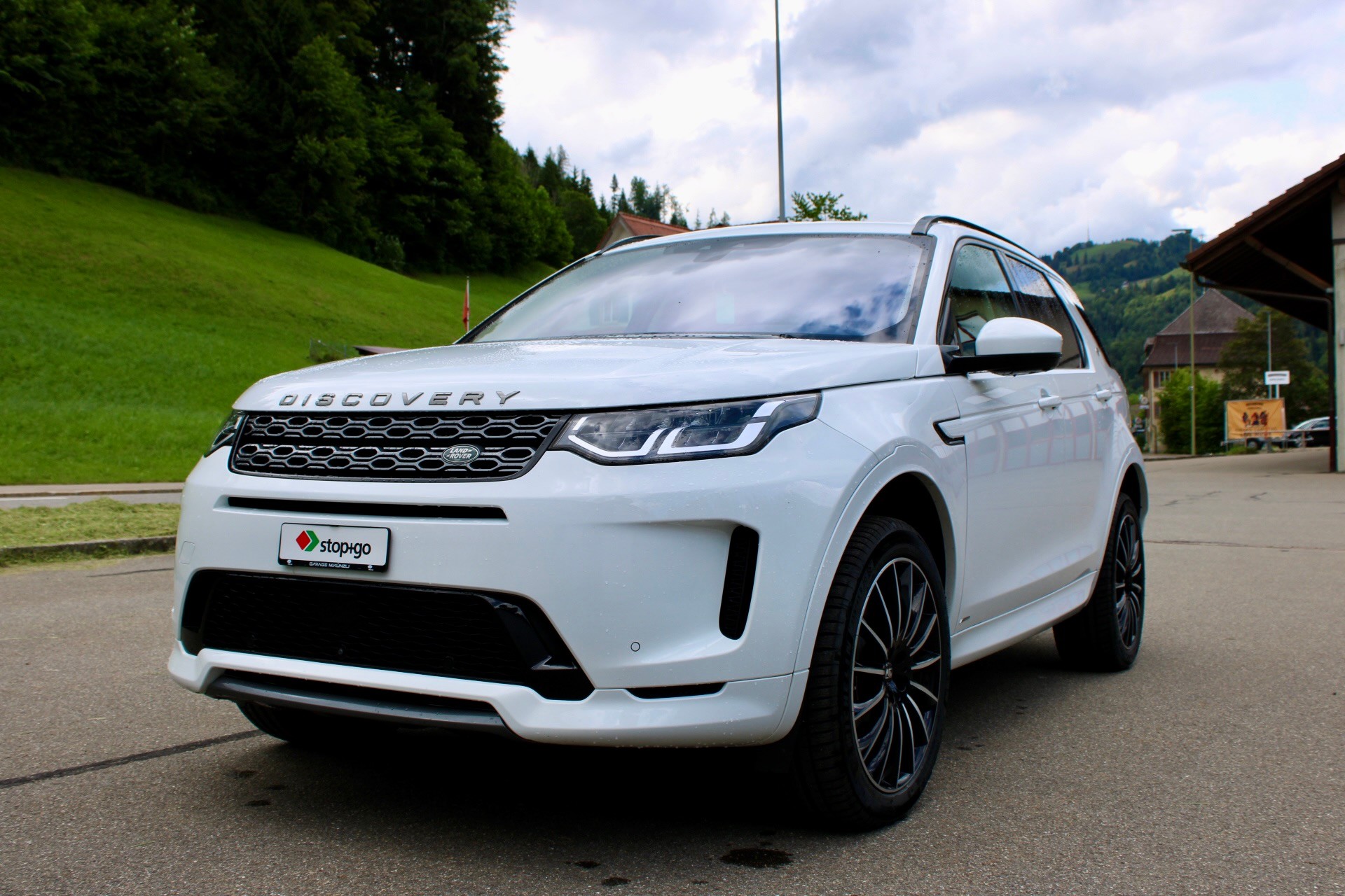 LAND ROVER Discovery Sport R Dyn D240 2.0D SD4 MHEV HSE AT9-image-0