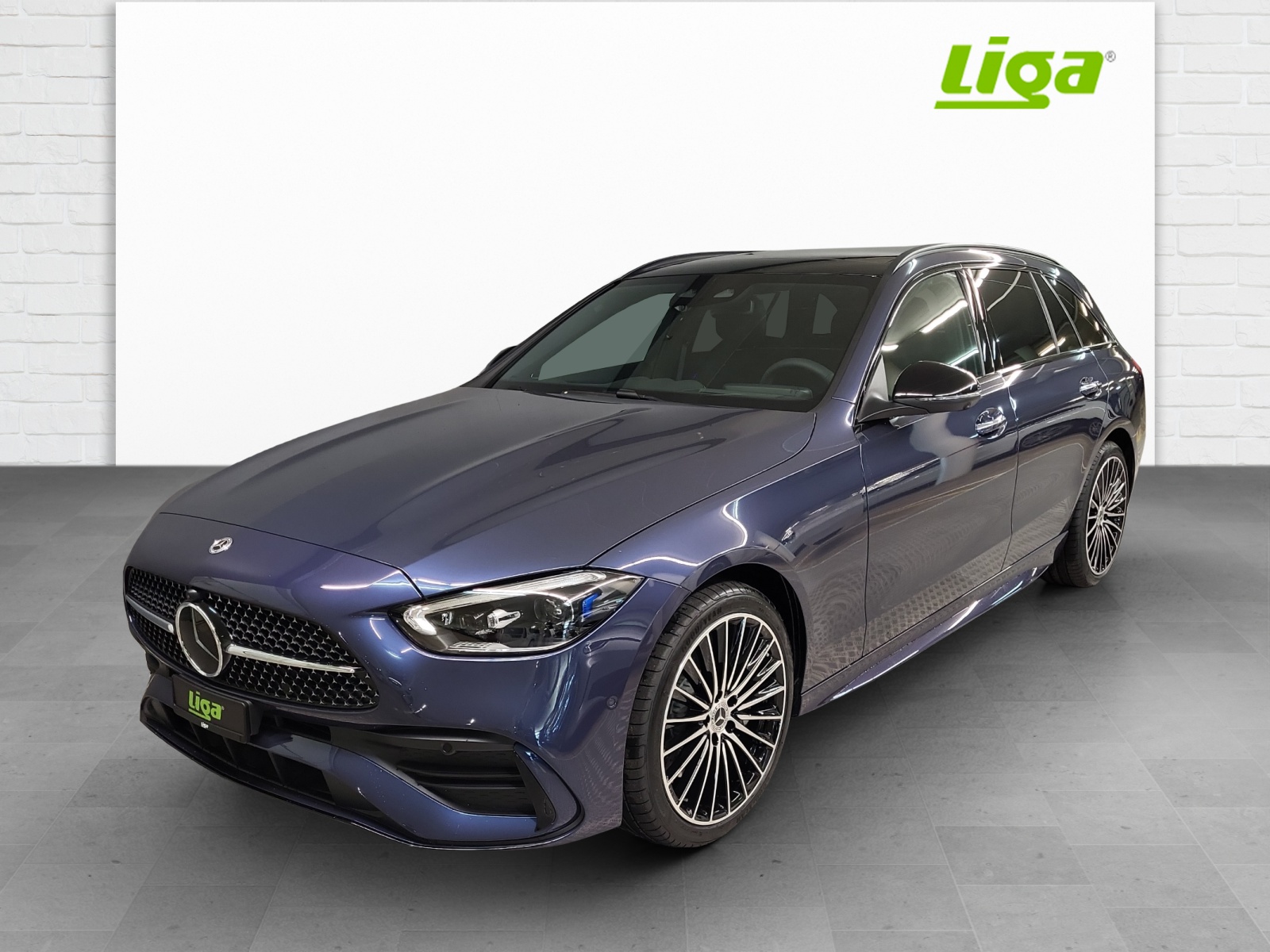MERCEDES-BENZ C 300 AMG Line 4Matic T-showroom-element-1