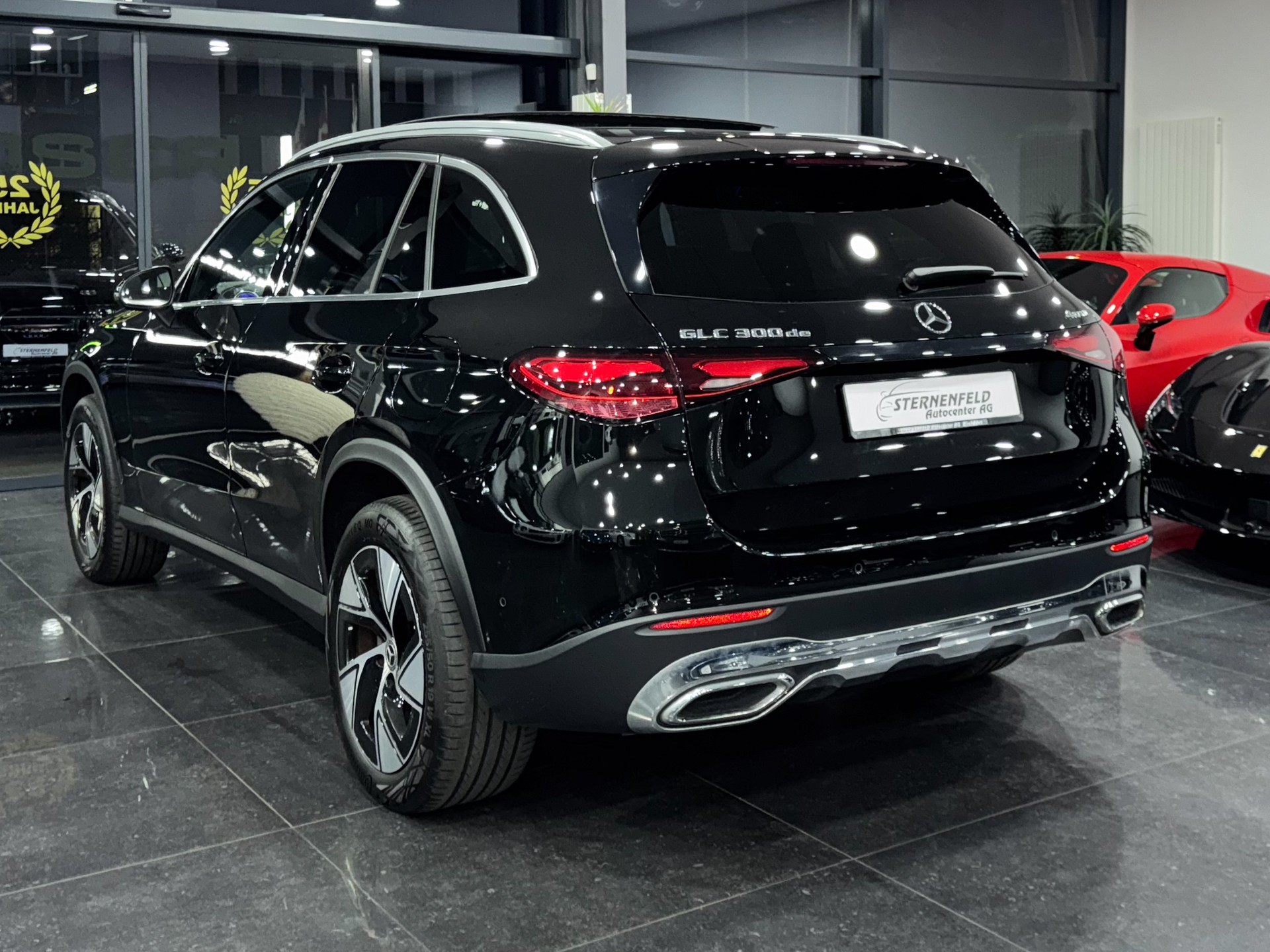 MERCEDES-BENZ GLC 300 de 4Matic 9G-Tronic-image-4