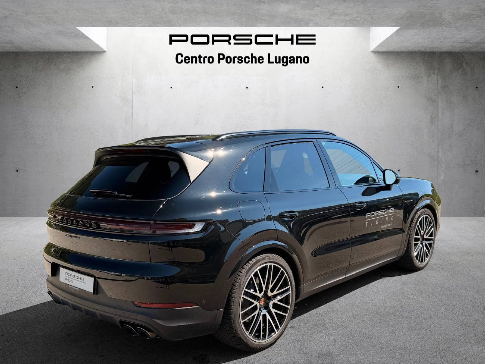 PORSCHE Cayenne E-Hybrid-image-7