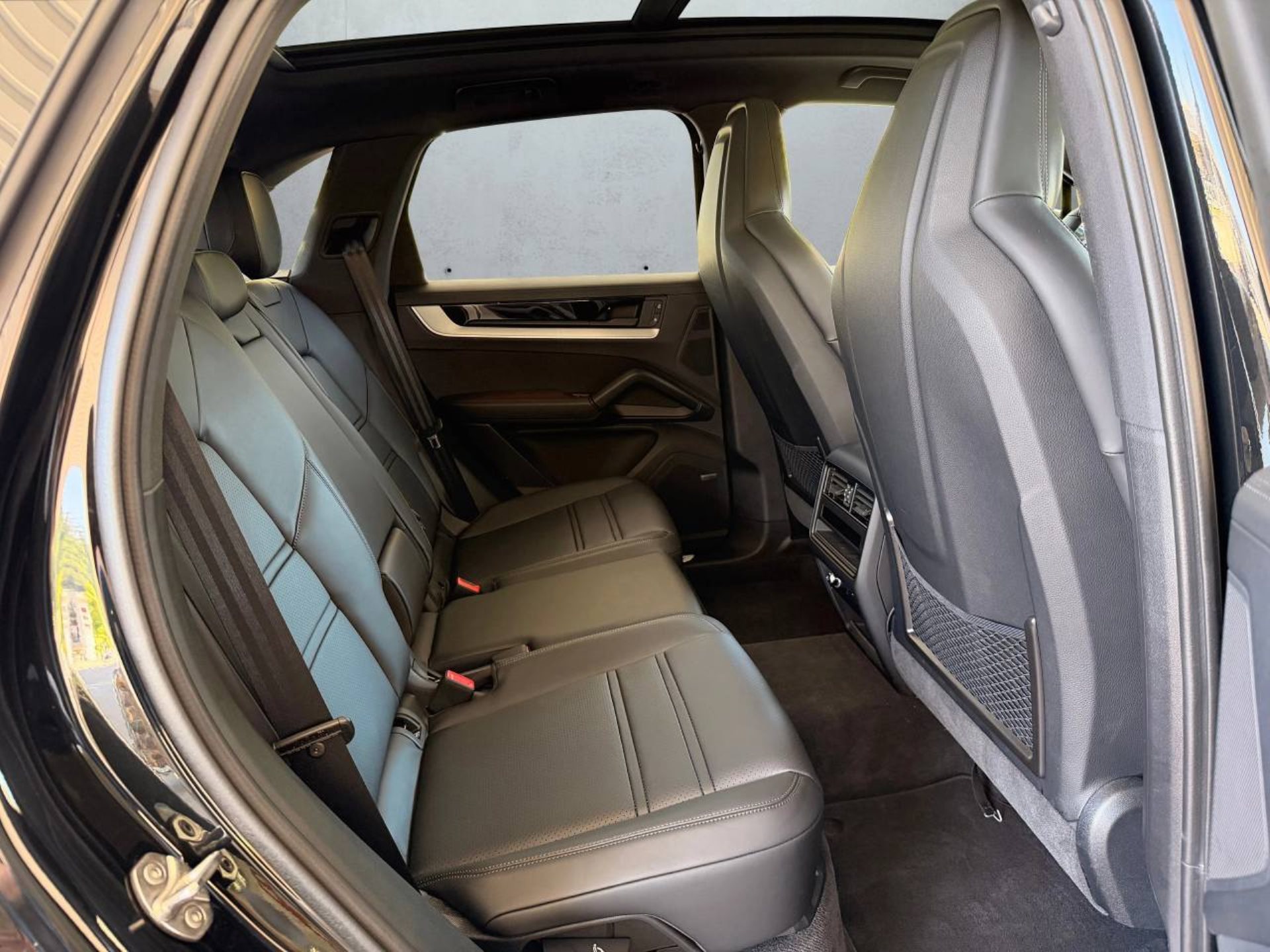 PORSCHE Cayenne E-Hybrid-image-17