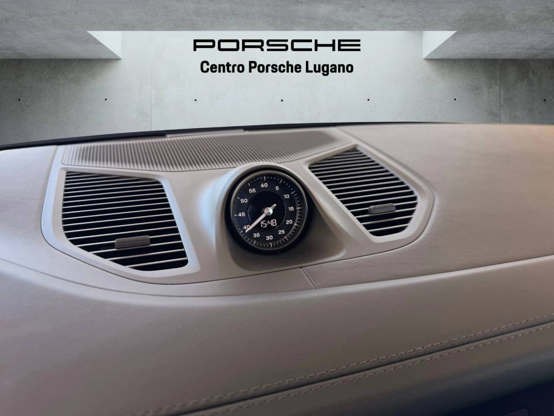 PORSCHE Cayenne E-Hybrid-image-23