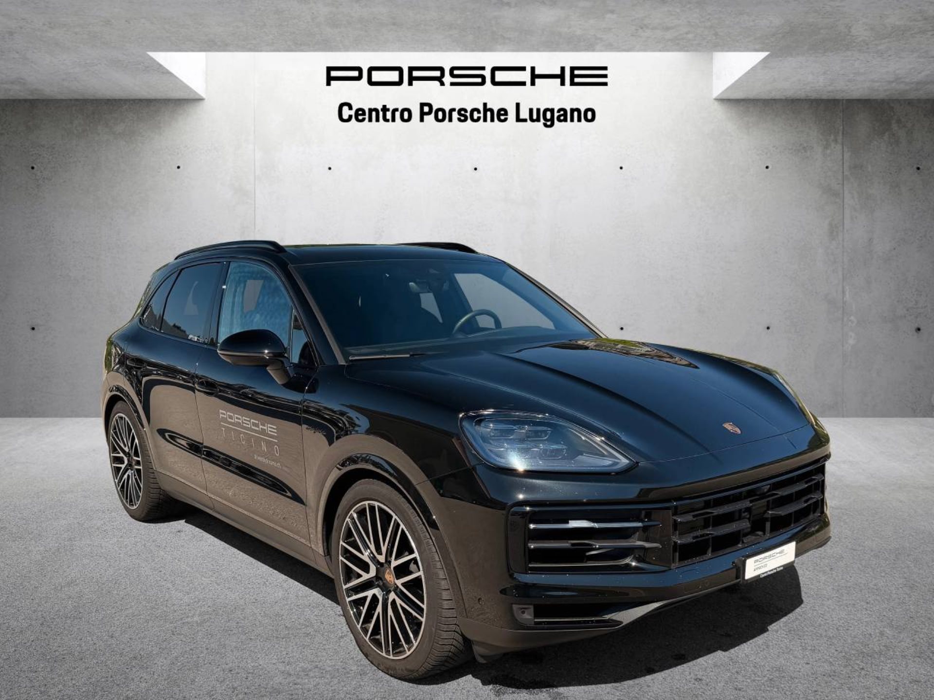 PORSCHE Cayenne E-Hybrid-image-5