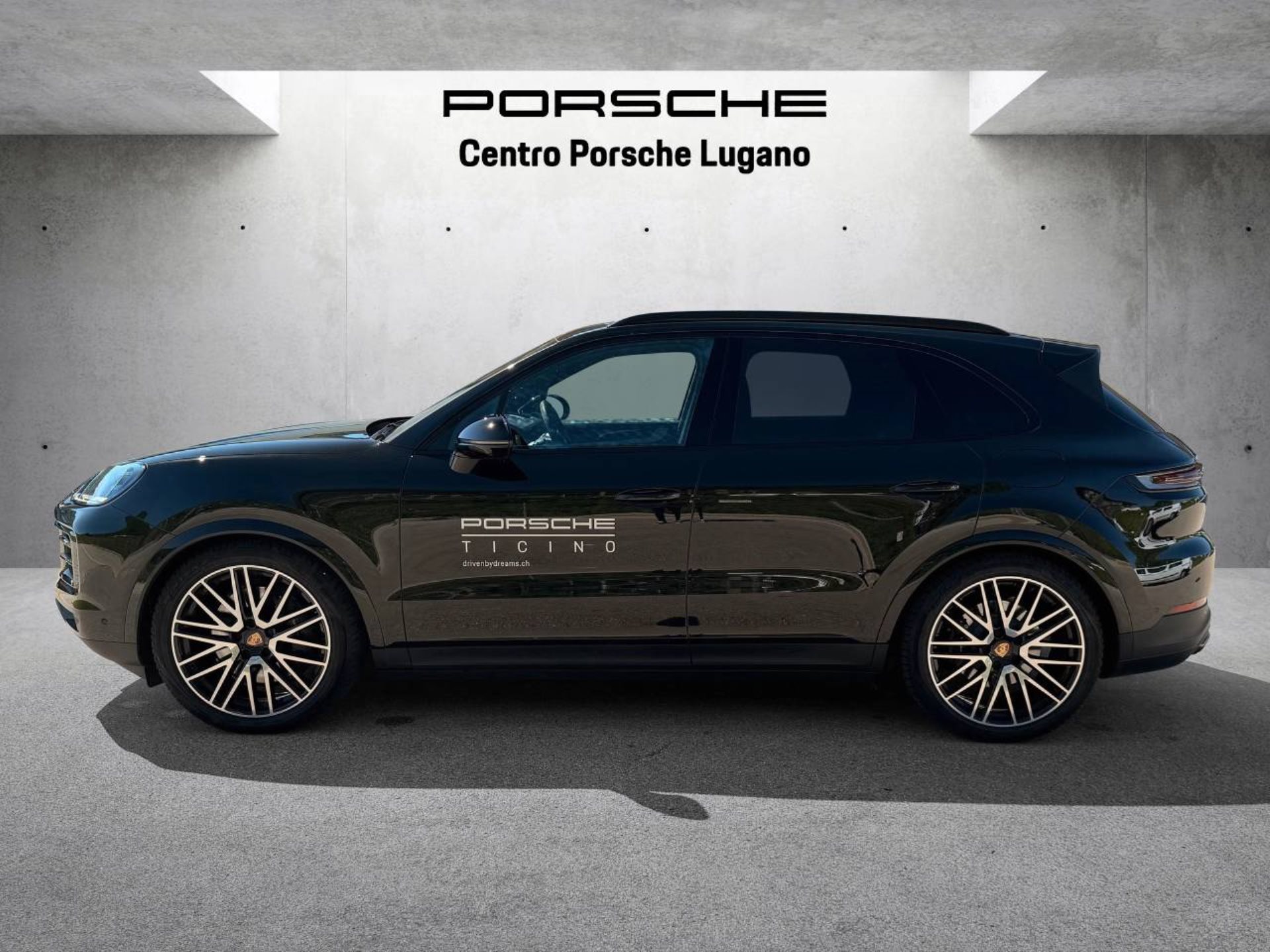 PORSCHE Cayenne E-Hybrid-image-1