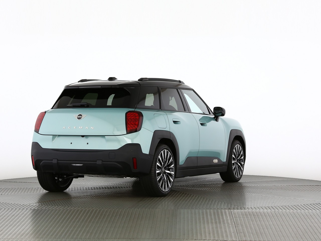 MINI Aceman E-image-1