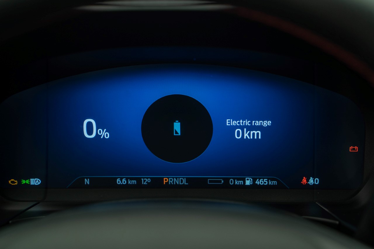 FORD Kuga 2.5 Plug-in Hybrid ST-Line X-image-13