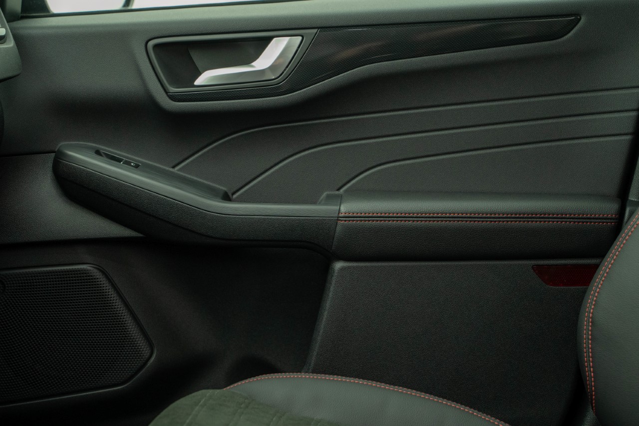 FORD Kuga 2.5 Plug-in Hybrid ST-Line X-image-10