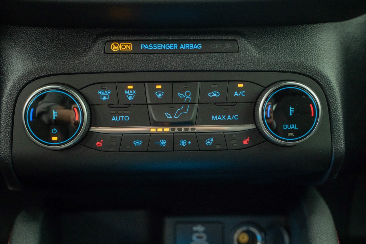 FORD Kuga 2.5 Plug-in Hybrid ST-Line X-image-12