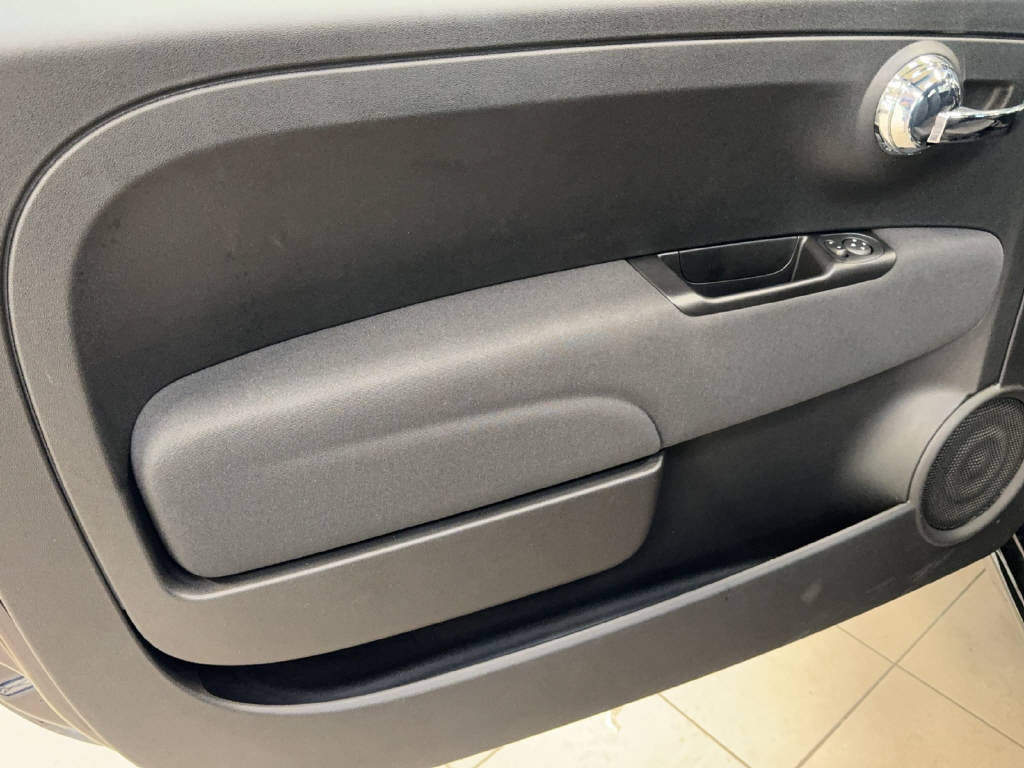 FIAT 500 C 1.0 Hybrid Cult-image-11