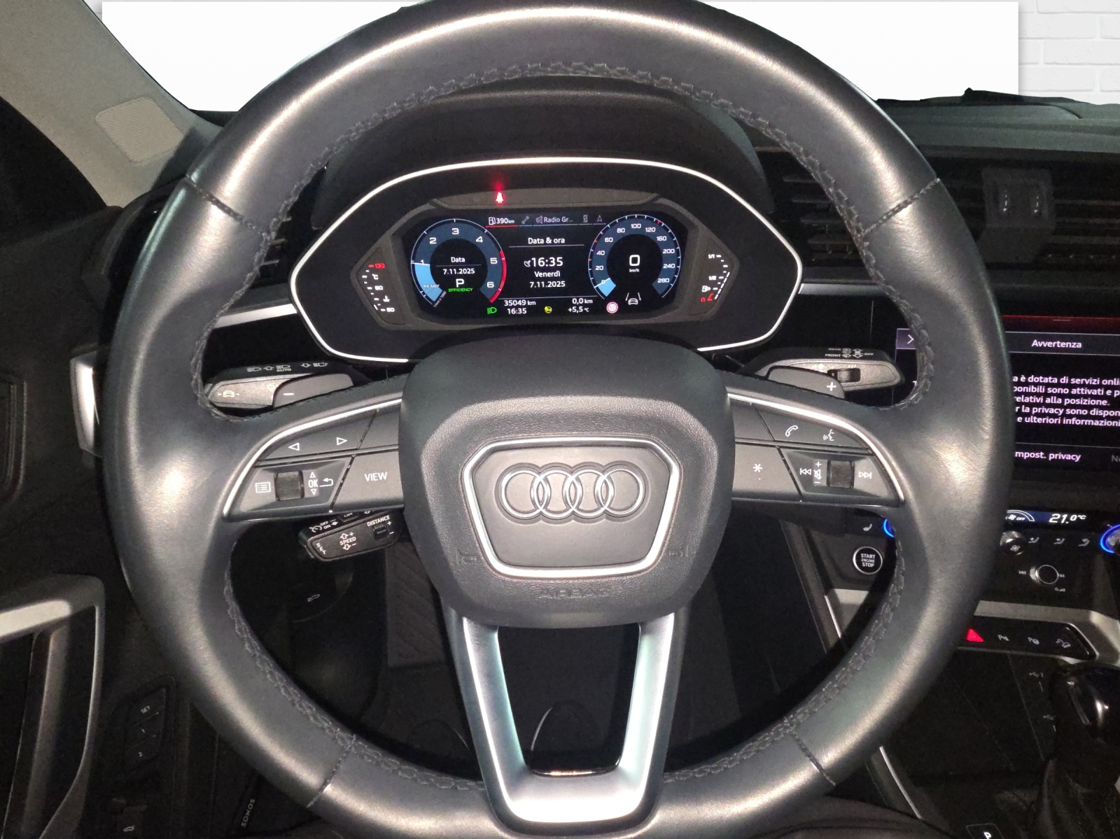 AUDI Q3 Sportback 40 TDI S line quattro S-tronic-image-5