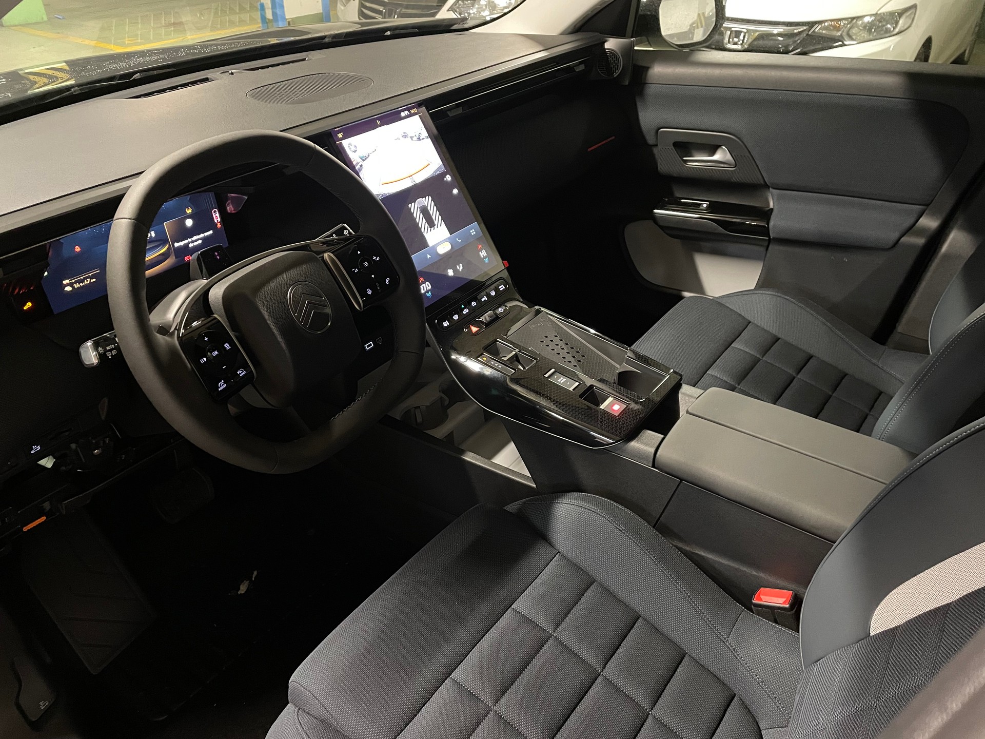 CITROEN E-C5 Aircross 73 KWh Plus-image-5