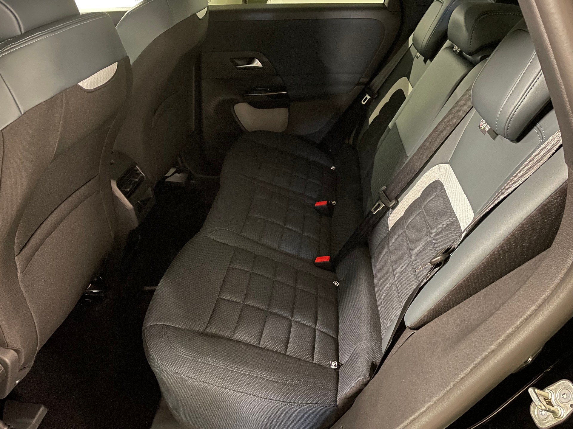CITROEN E-C5 Aircross 73 KWh Plus-image-6