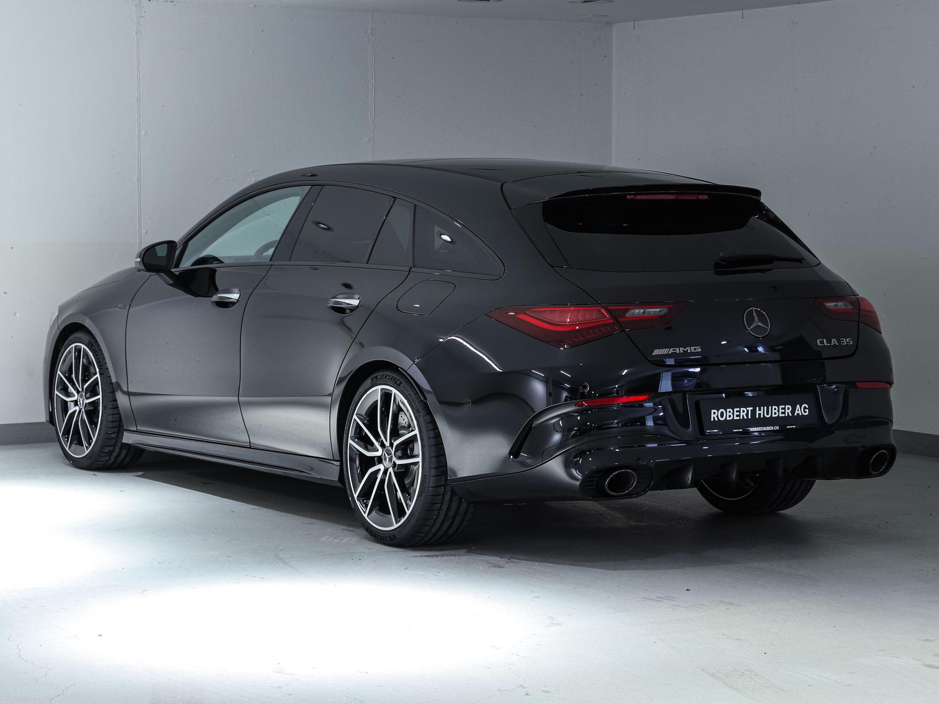 MERCEDES-BENZ CLA 35 AMG 4MATIC Shooting Brake-image-3