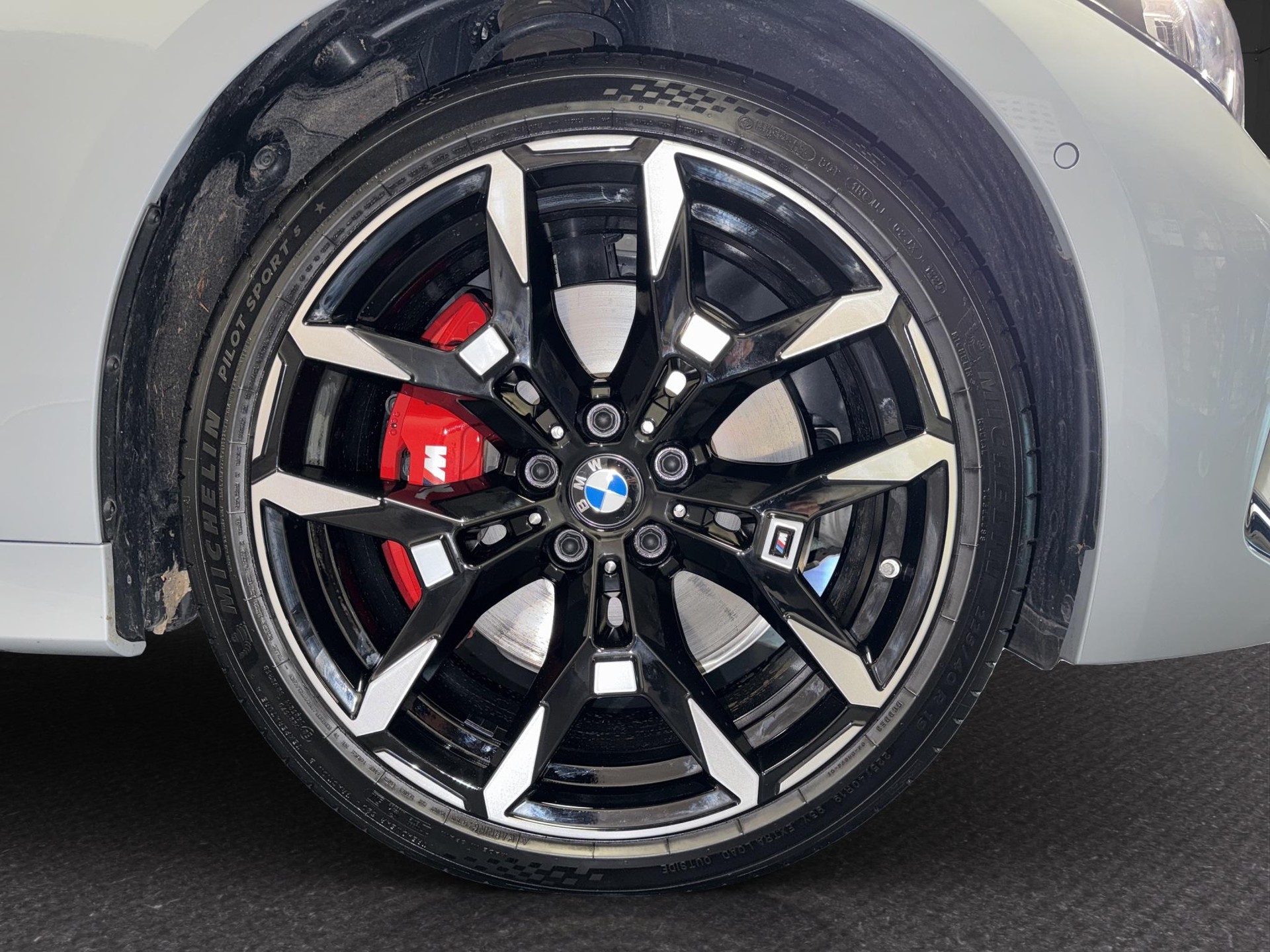 BMW 330e xDrive Touring M Sport-image-15