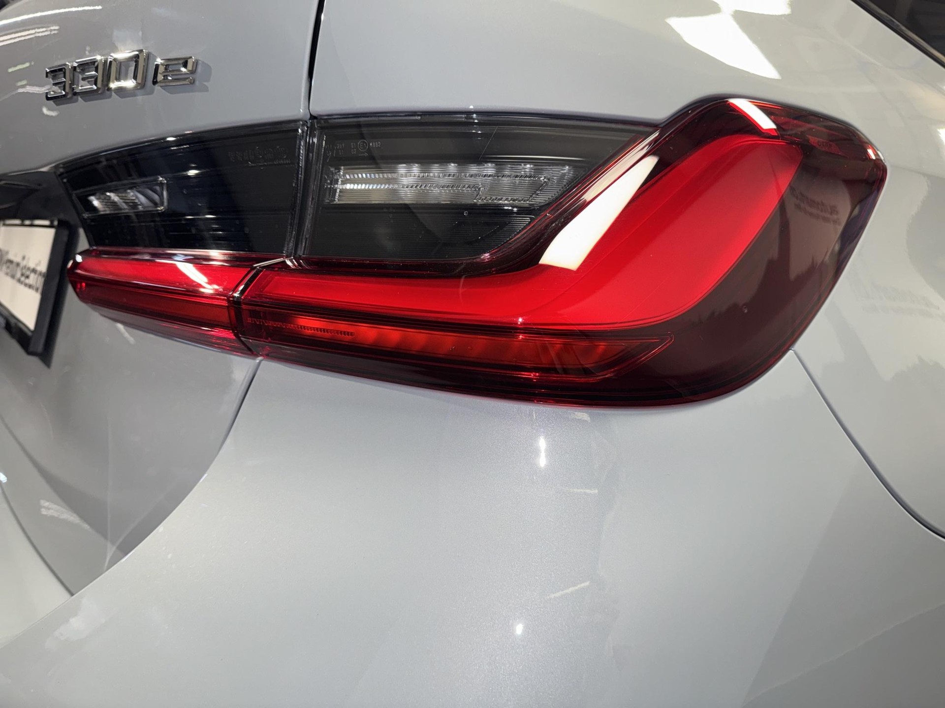 BMW 330e xDrive Touring M Sport-image-6