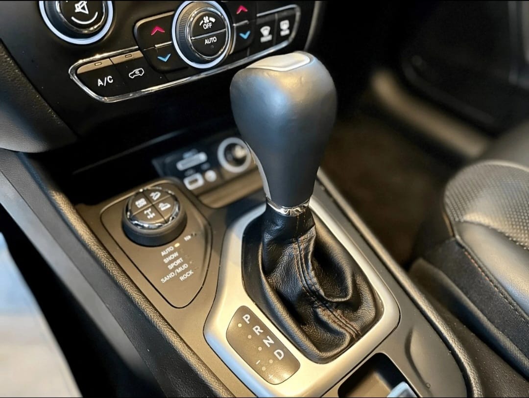 JEEP Cherokee 3.2 Trailhawk AWD 9ATX-image-13