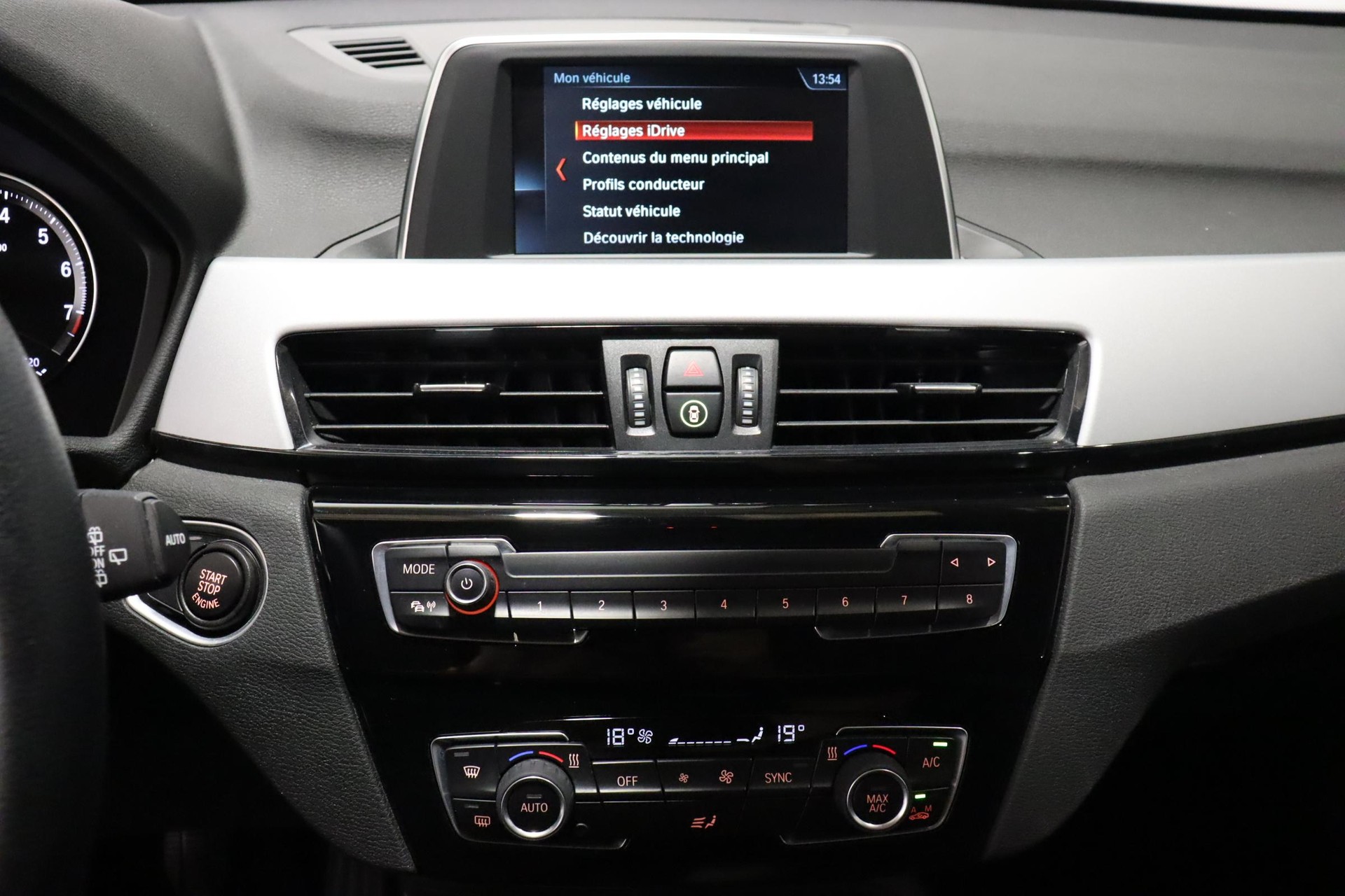 BMW X1 18i sDrive-image-14