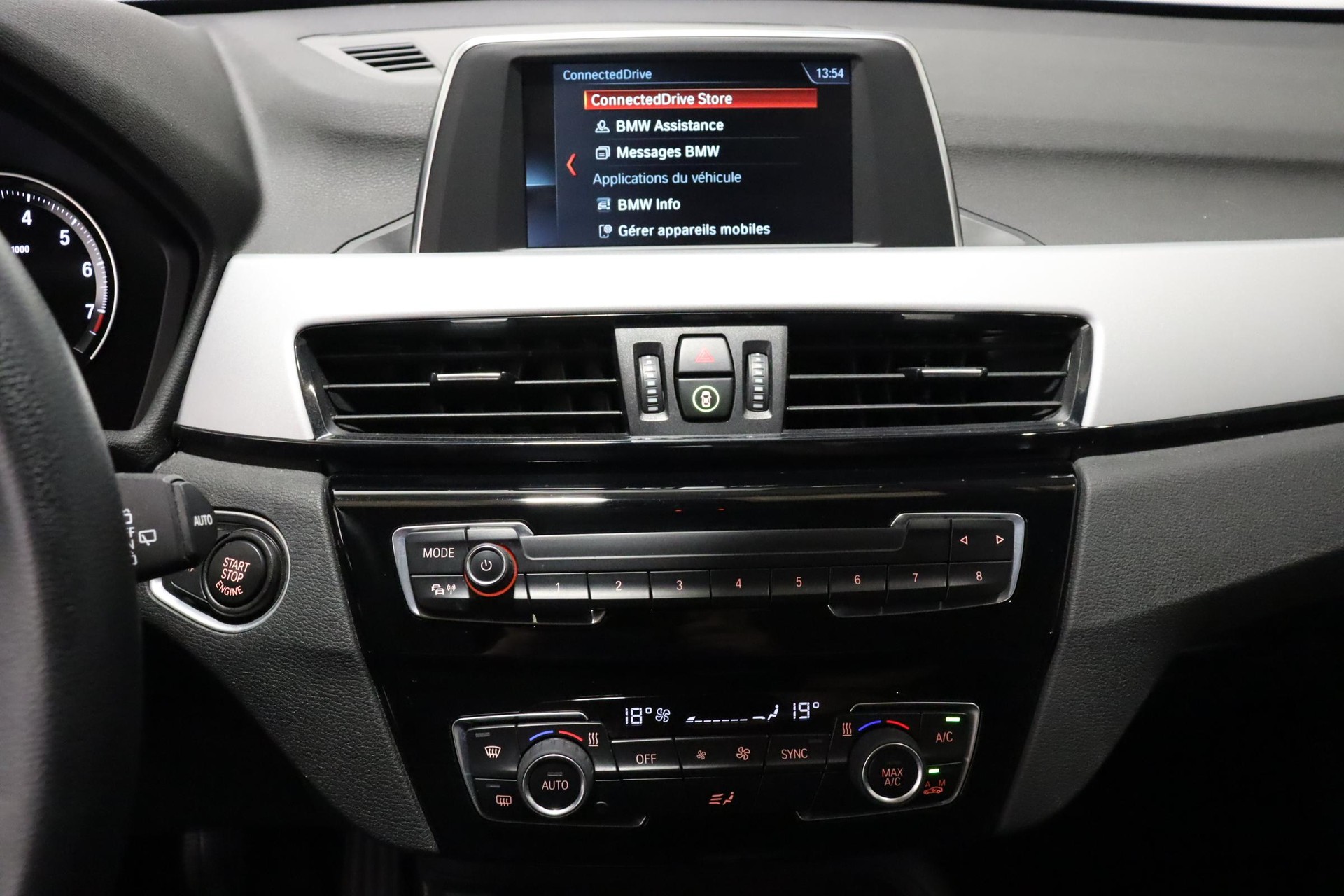 BMW X1 18i sDrive-image-13