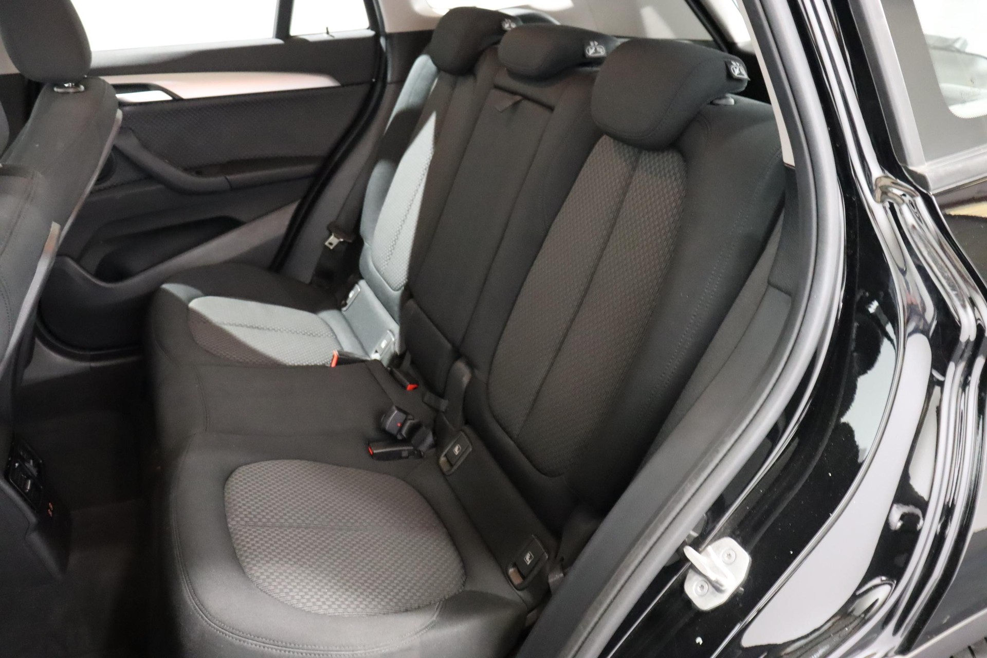 BMW X1 18i sDrive-image-7