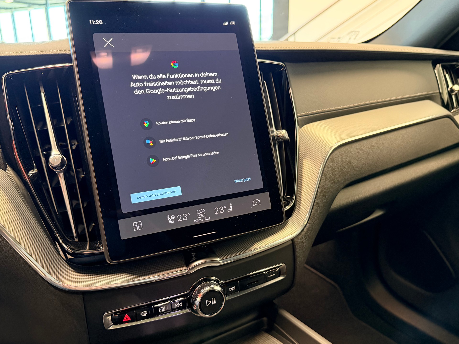 VOLVO XC60 T6 eAWD PluginHybrid Black Edition Geartronic-image-22