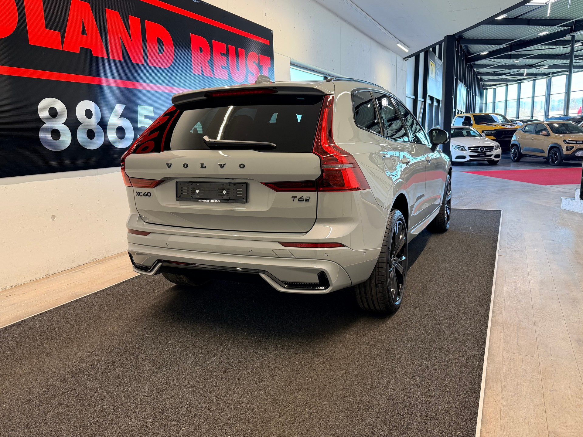 VOLVO XC60 T6 eAWD PluginHybrid Black Edition Geartronic-image-5