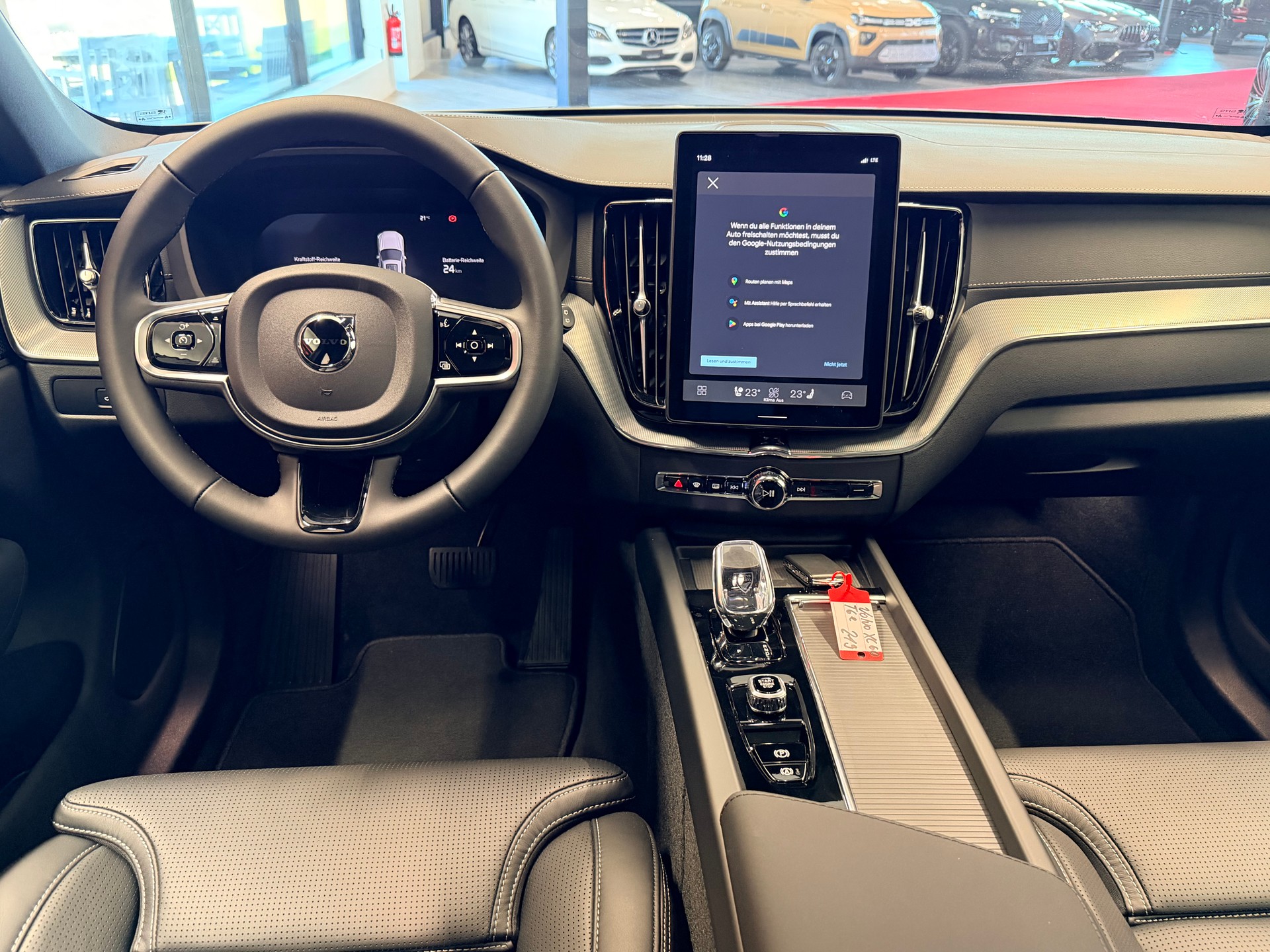 VOLVO XC60 T6 eAWD PluginHybrid Black Edition Geartronic-image-16