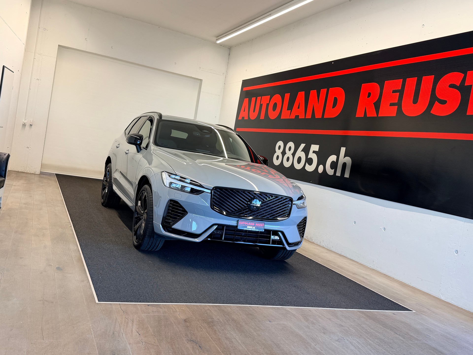 VOLVO XC60 T6 eAWD PluginHybrid Black Edition Geartronic-image-0