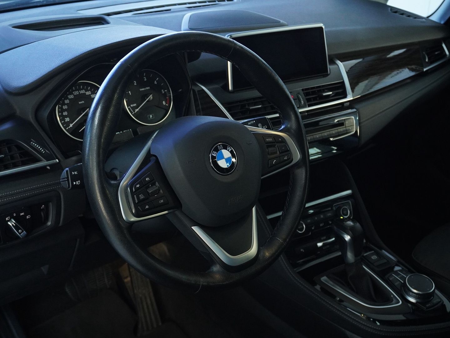 BMW 220d xDrive Gran Tourer Luxury Line Steptronic-showroom-element-2
