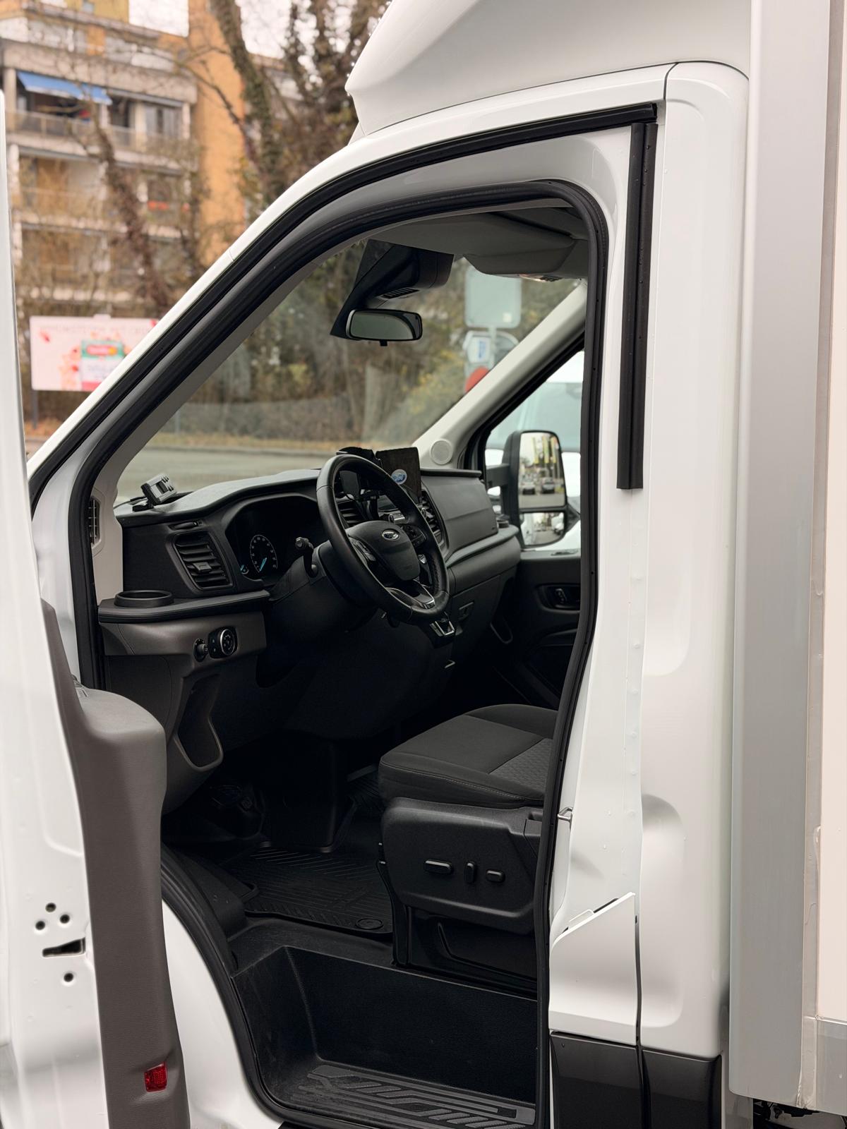 FORD Transit-image-3
