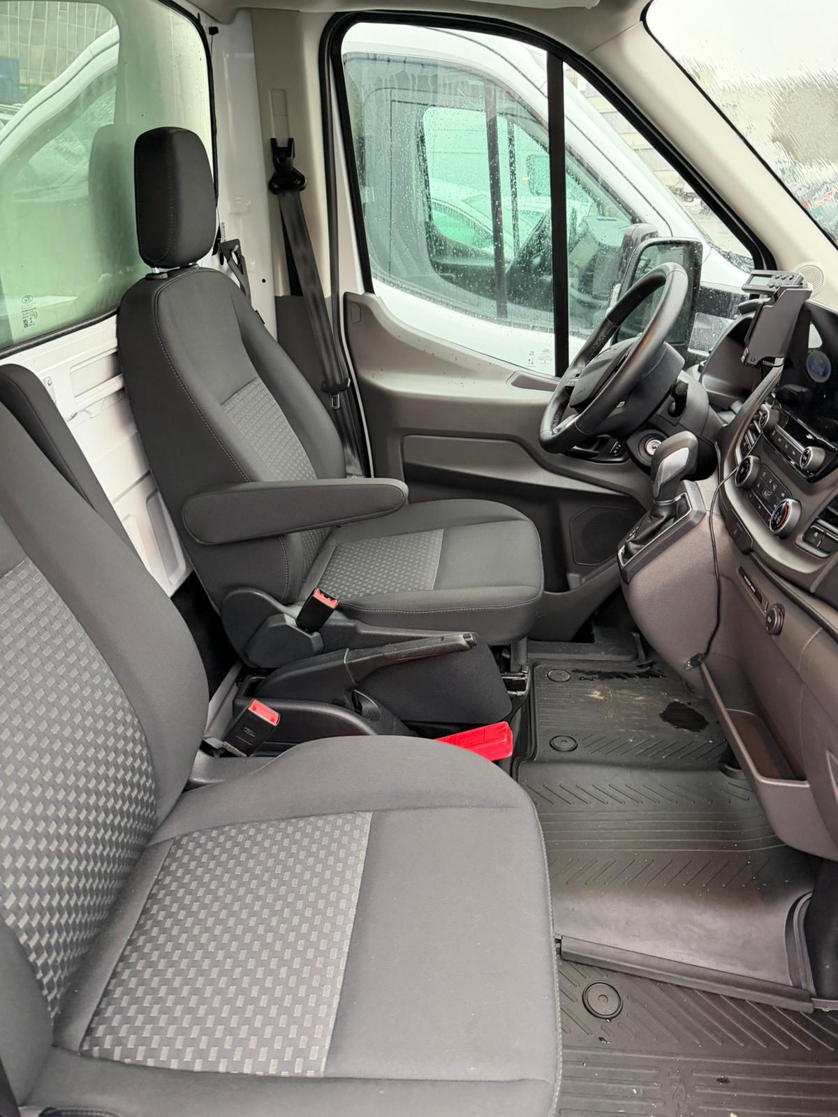 FORD Transit-image-7