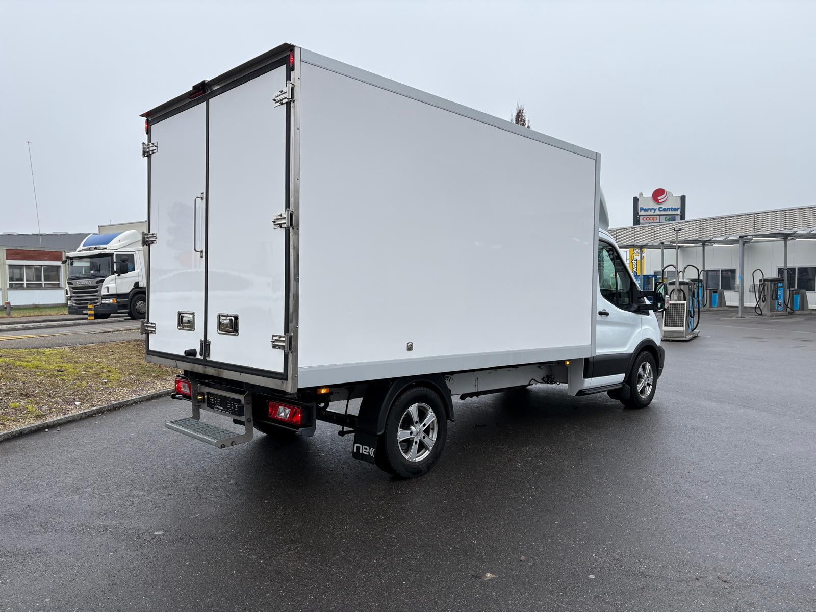 FORD Transit-image-2