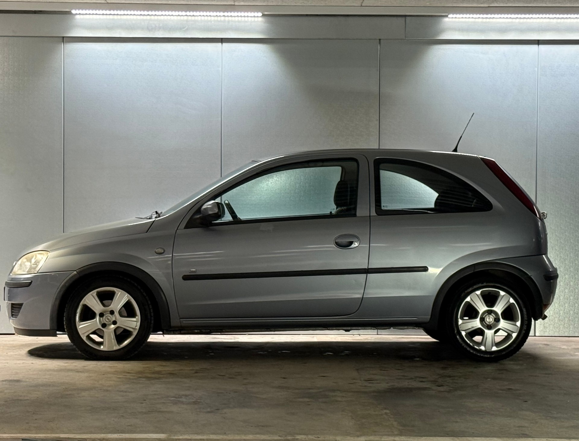 OPEL Corsa 1.2 16V Cosmo-image-7